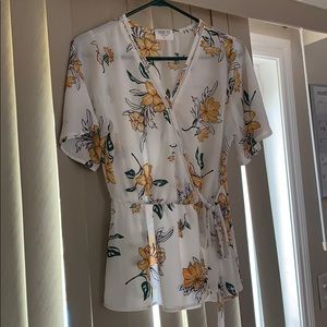 Short sleeve blouse, size Medium